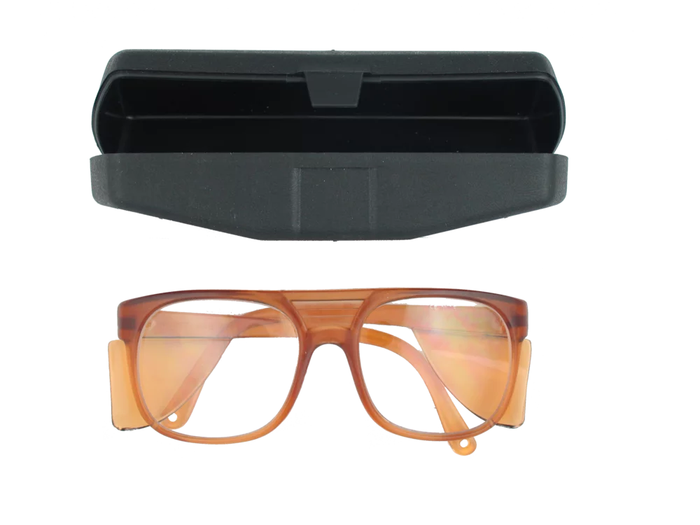 • Gafas para electricistas para protección de los ojos en general.<br>
• Con estuche resistente de PVC.